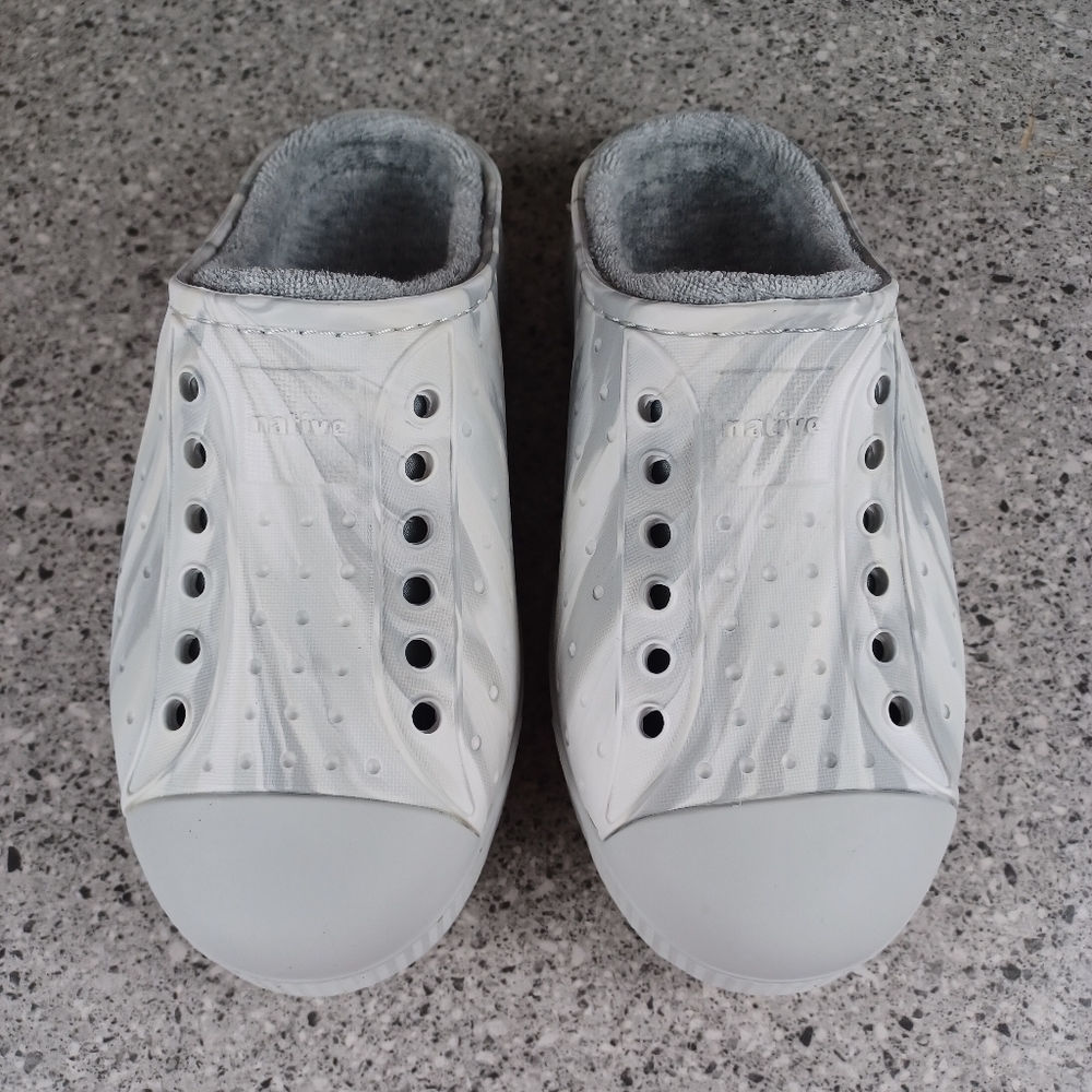 NATIVE Shoes White Gray Marble Kids Toddler Jefferson Slip-On Shoes - Picture 3 of 9